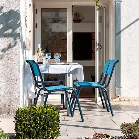 Rosa, Sitno Gornje Near Split