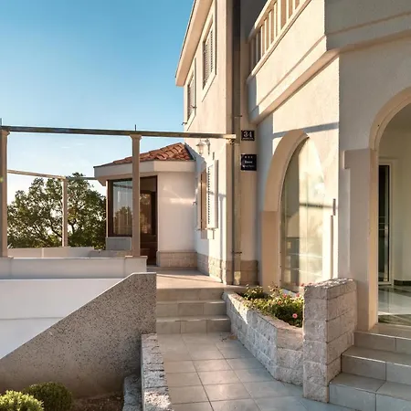 Rosa, Sitno Gornje Near Split Villa