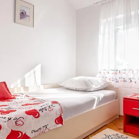 Rosa, Sitno Gornje Near Split Villa