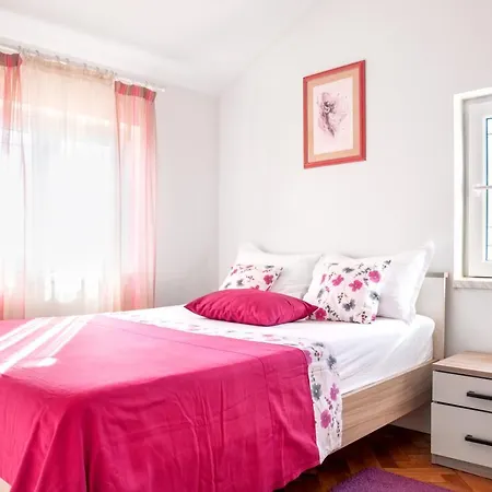 Villa Rosa, Sitno Gornje Near Split *